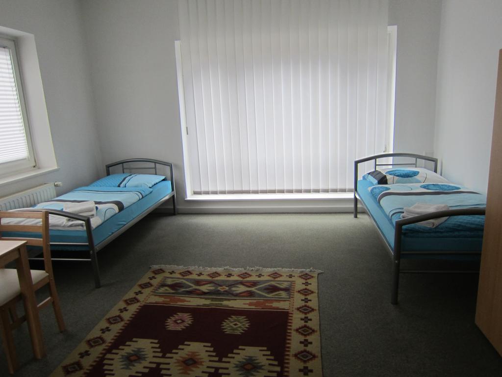 Private Room - Messe Nord Ганновер Экстерьер фото
